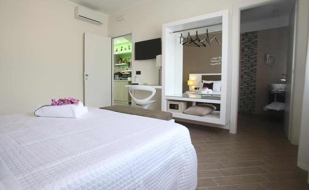 L'Essenza B&B ريجّو دي كالابريا الغرفة الصورة